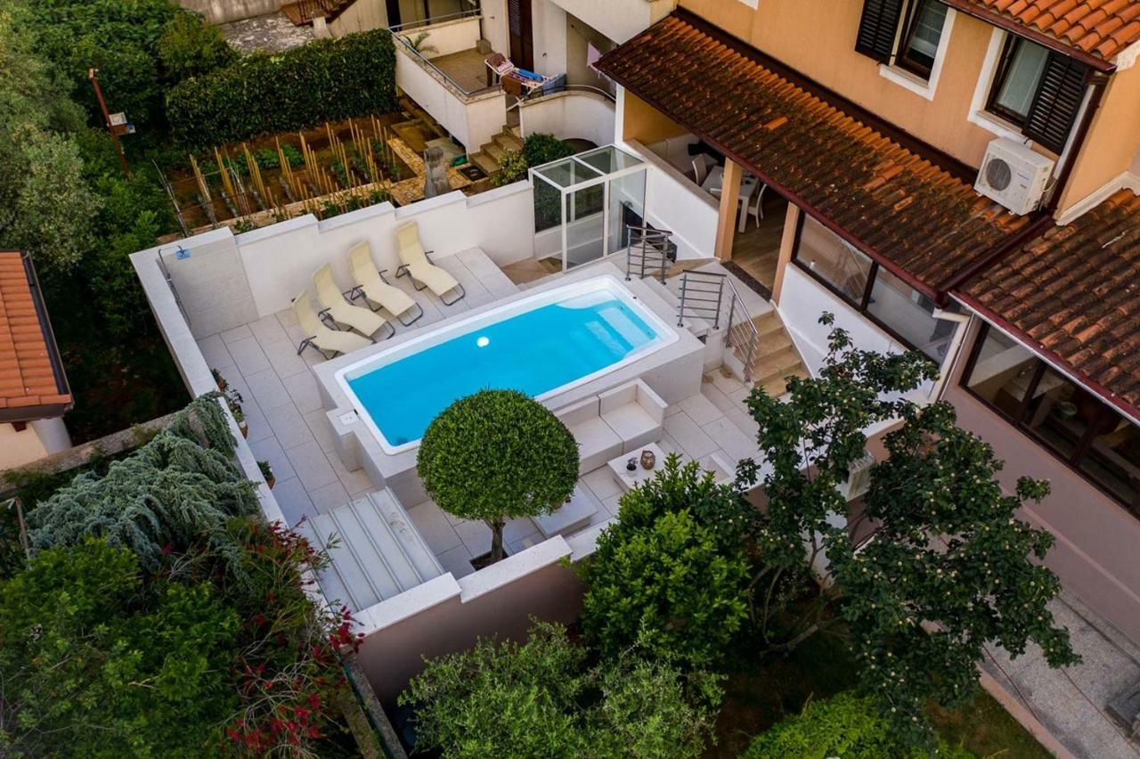Cave Romane With Private Pool And Sea View Apartment
