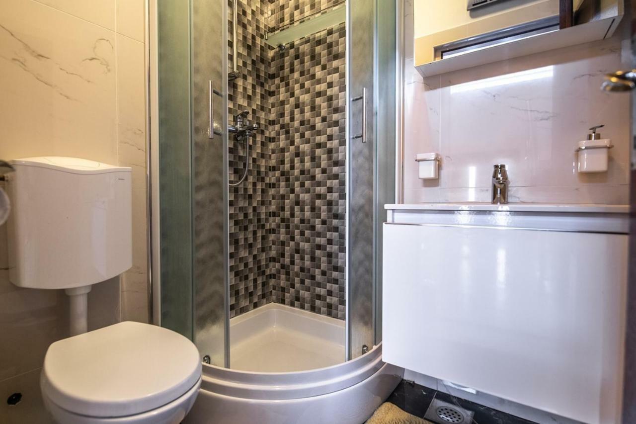 Cave Romane With Private Pool And Sea View Apartment Vinkuran