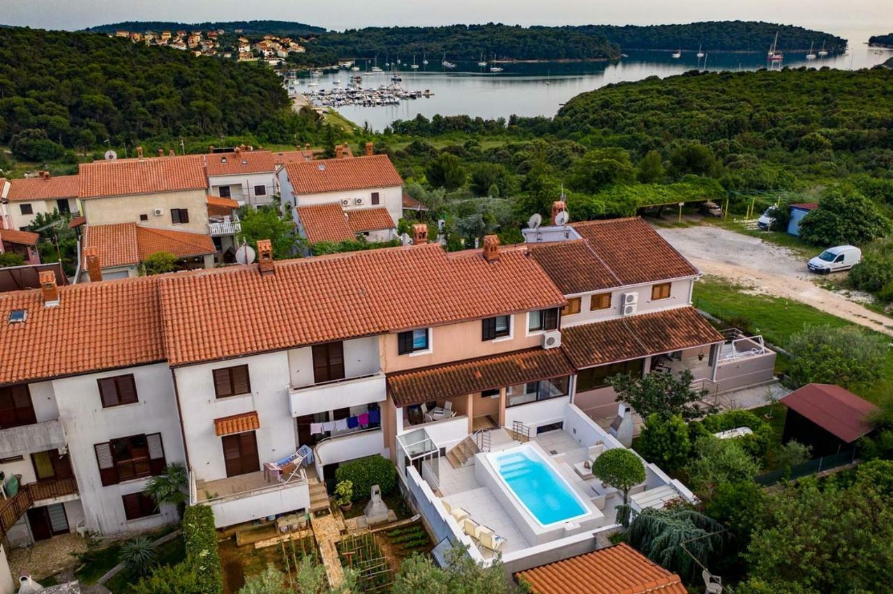 Cave Romane With Private Pool And Sea View Apartment