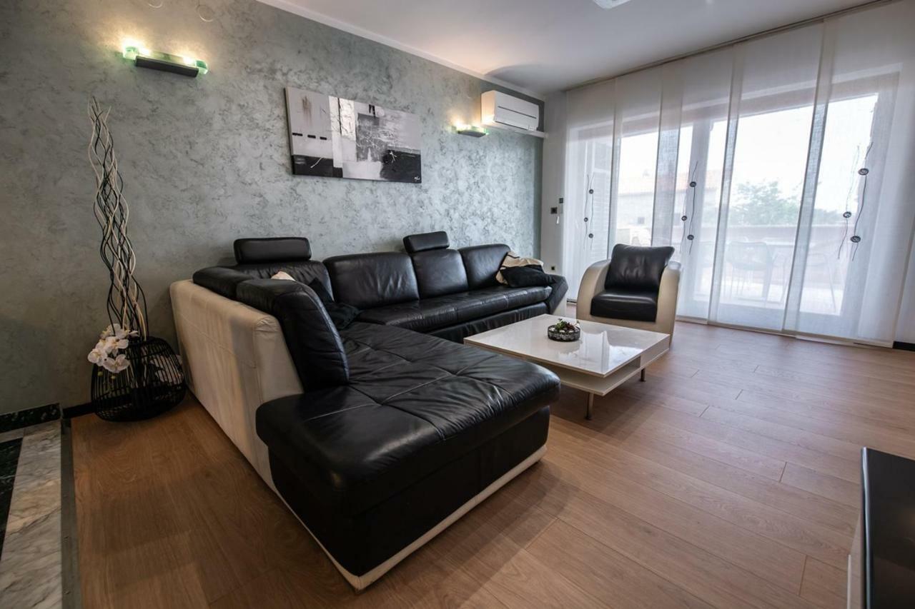 Apartment Cave Romane With Private Pool And Sea View Vinkuran
