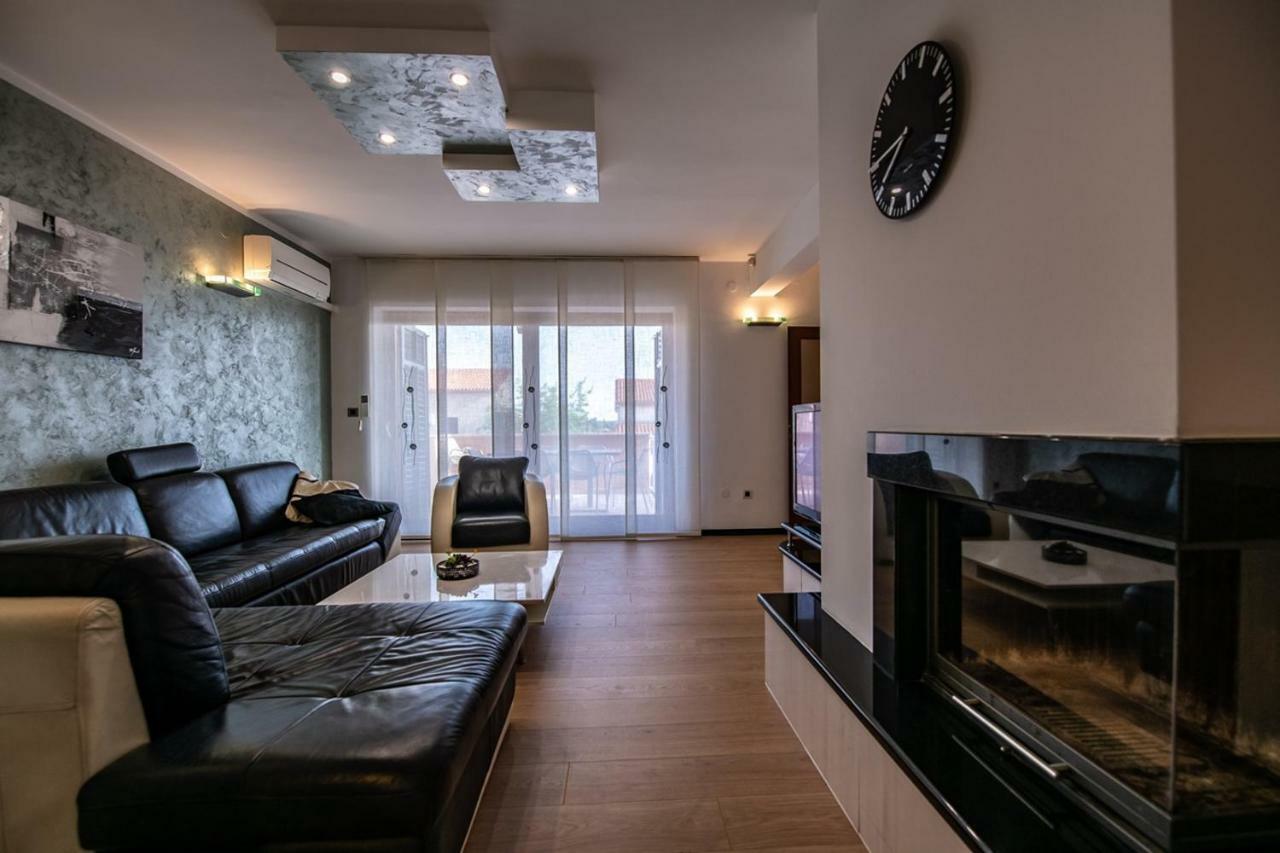 Apartment Cave Romane With Private Pool And Sea View