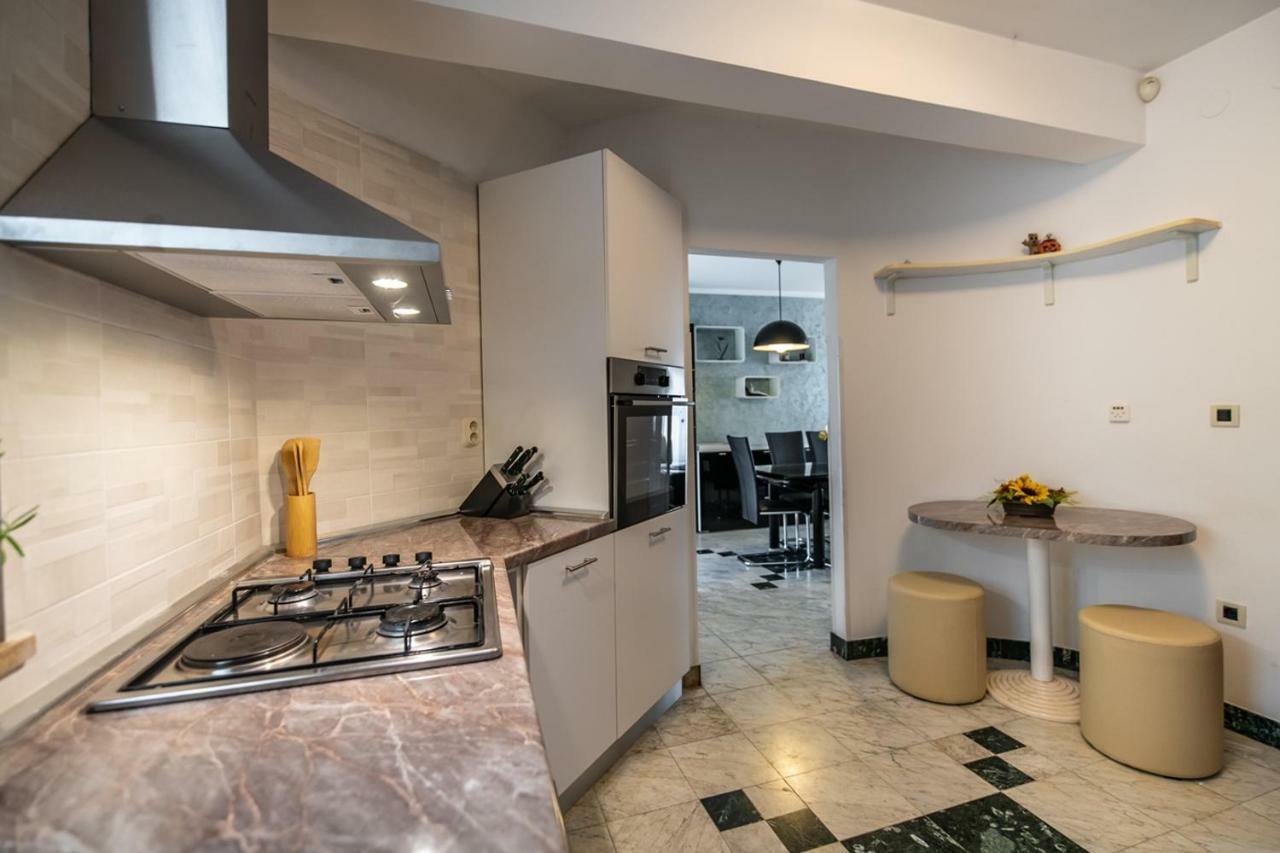 Cave Romane With Private Pool And Sea View Apartment Vinkuran